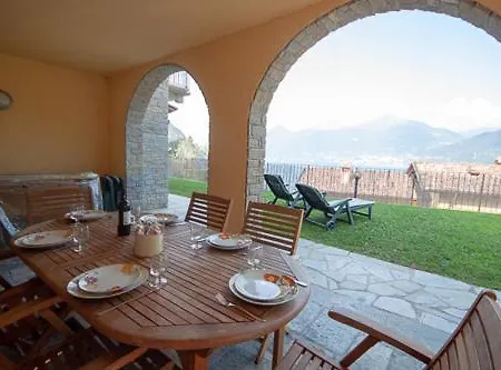 Le Rose Sleeps 6 - Families Only Please 빌라